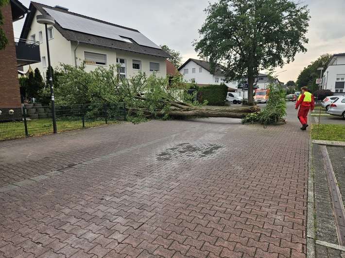FW Paderborn: Gemeldete Unwetterlage am "Tag des Handwerks" des Liborifestes