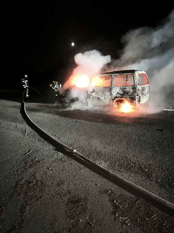 FW Celle: Fahrzeugbrand in Westercelle