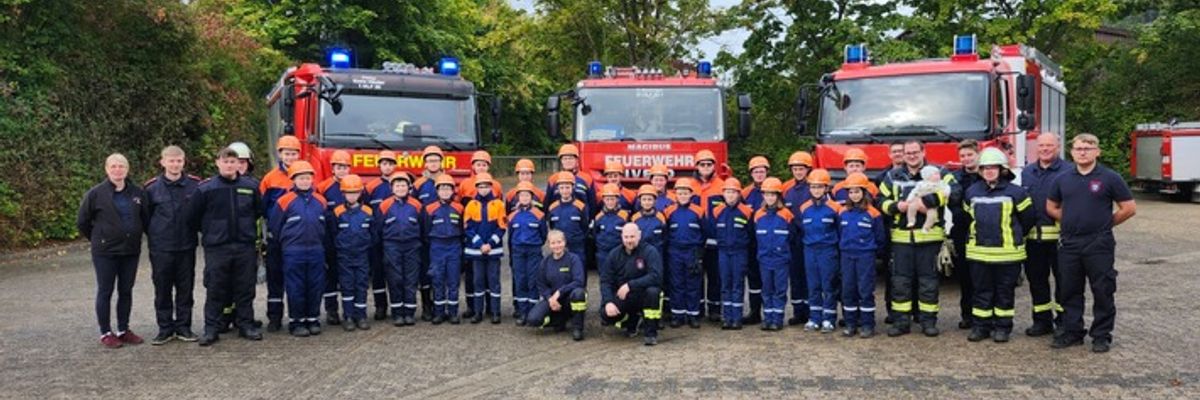 FW Beverungen: 24 Stunden im Einsatz / Berufsfeuerwehrtag der Jugendfeuerwehren Beverungen, Dalhausen und Herstelle