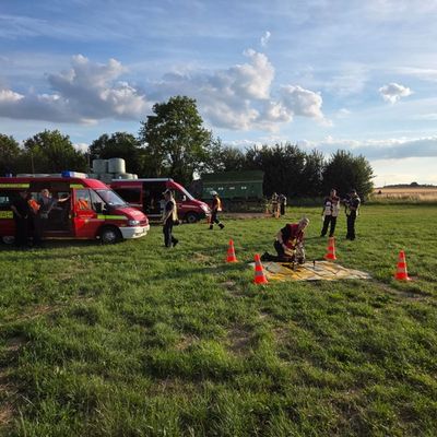 FW Mechernich: Großschadenlage auf Burggelände - Zugübung des Löschzuges 3