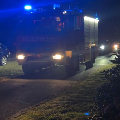 FW-ROW: Schwerer Verkehrsunfall auf der Kreisstraße 139 - Motorradfahrer schwer verletzt +++ Katze in misslicher Lage