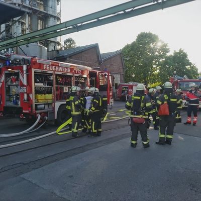 FW-AR: Konzertierte Jahresübung bei Perstorp Chemicals GmbH: Erfolgreiche Menschenrettung und Brandbekämpfung