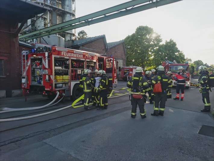 FW-AR: Konzertierte Jahresübung bei Perstorp Chemicals GmbH: Erfolgreiche Menschenrettung und Brandbekämpfung