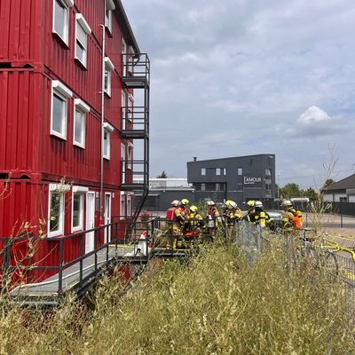 FW Mechernich: Löschzug 4 trainiert auf dem Übungsgelände in Düren-Stockheim