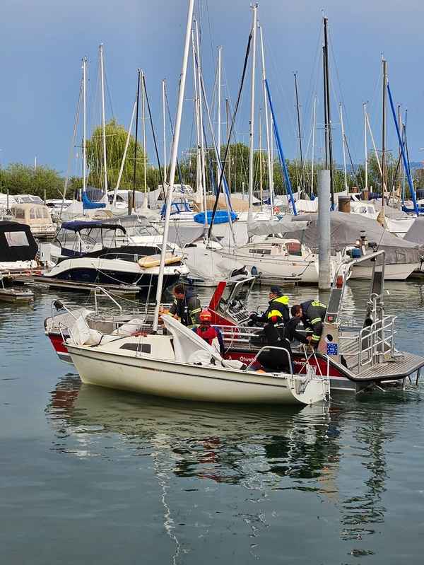 FW-Radolfzell: Doppelter Einsatz auf dem Bodensee