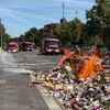 FW Moers: Brennendes Müllfahrzeug in Moers-Mitte / Besatzung reagiert vorbildlich