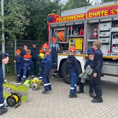FW Lehrte: 231 Kinder und Jugendliche feiern die Jubiläen der Kinder- und Jugendfeuerwehr Ahlten