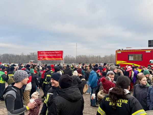 FW Mainz: 52. Silvester-Abschwimmen der Feuerwehr Mainz: Unterstützung für Trauernde Eltern & Kinder Rhein-Main e.V.