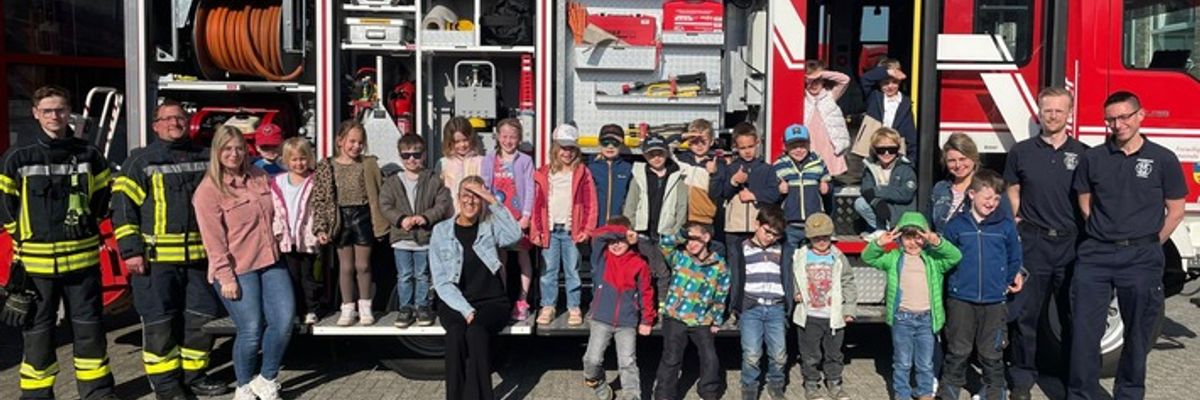 FW-KLE: Wenn die Feuerwehr die Angst nimmt - Brandschutzerziehung für Kinder in Bedburg-Hau