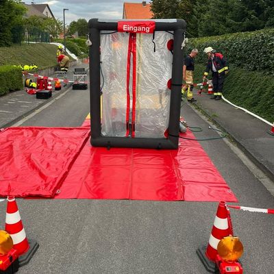 FW Ense: ABC-Einheiten trainieren gemeinsam in Abrissgebäude in Höingen