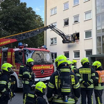Feuerwehr MTK: Drei Einsätze am Dienstag - Schlimmeres bei Küchenbrand verhindert