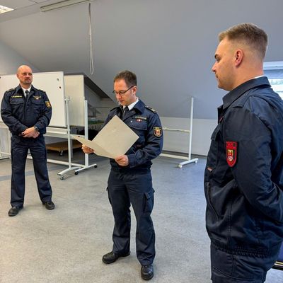 FW-MK: Neuer Grundausbildungslehrgang der Berufsfeuerwehr gestartet