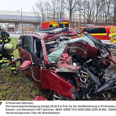 FW-M: Verkehrsunfall mit Todesfolge (Auensiedlung)