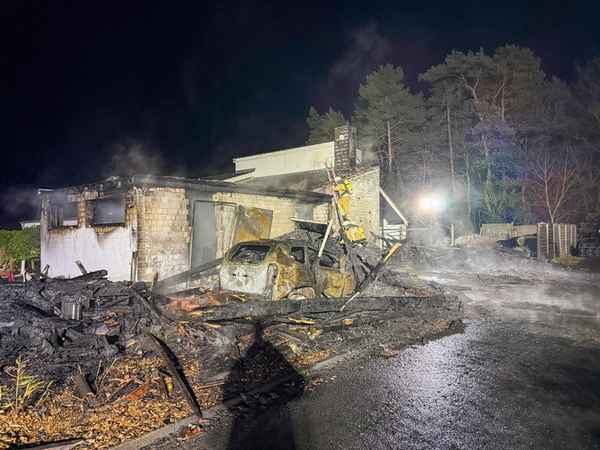 FW Osterholz-Scharm.: Gebäudebrand