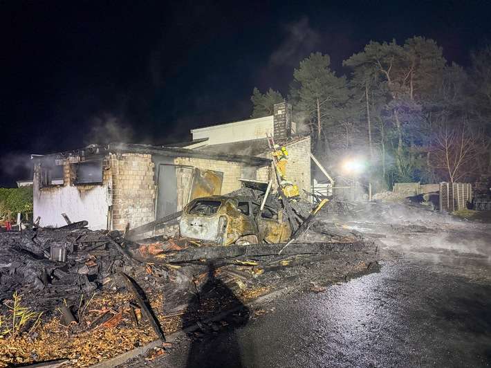 FW Osterholz-Scharm.: Gebäudebrand