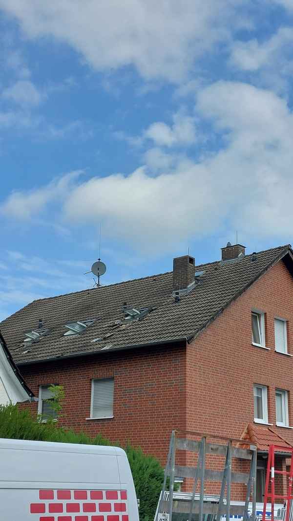 FW Paderborn: Verpuffung bei Bauarbeiten an Gasleitung - zwei Personen verletzt