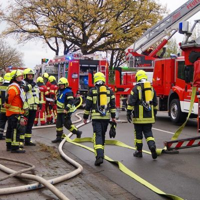 FW Flotwedel: Großeinsatz fordert Feuerwehren in Eicklingen