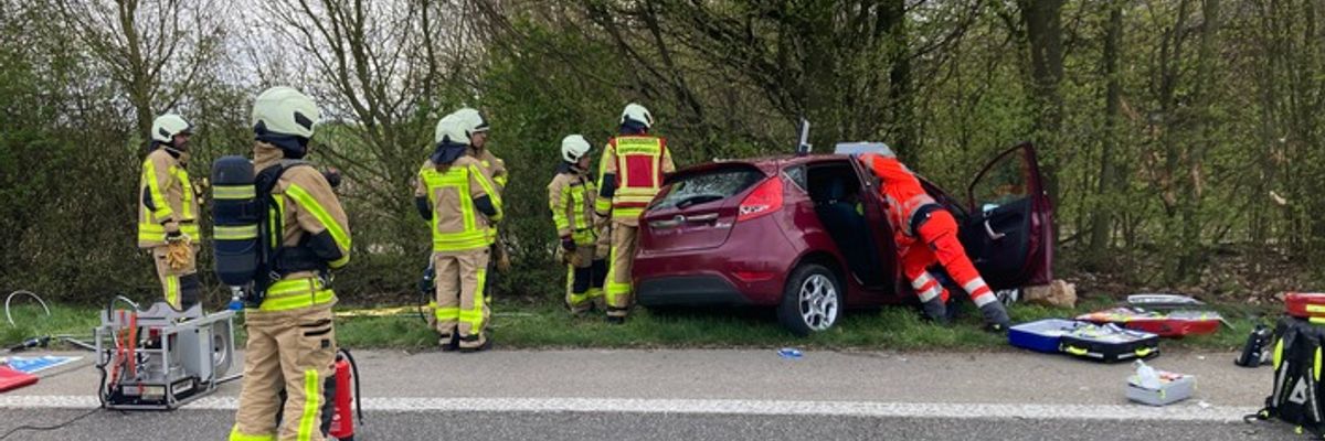 FW Grevenbroich: Verkehrsunfall auf der L361 - Zwei verletzte Personen