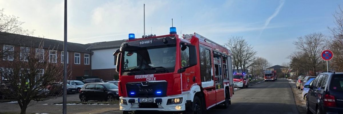 FW Celle: Papierkorb brennt in Berufsbildenerschule