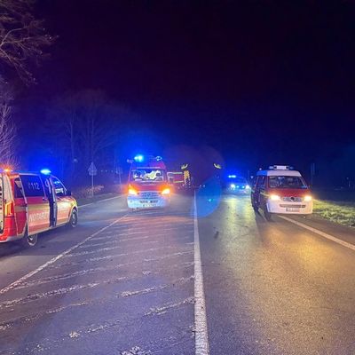 FW-WRN: Schwerer Verkehrsunfall auf der Nordlippestraße