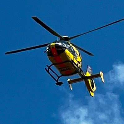 FW Ense: Person unter Wohnmobil eingeklemmt