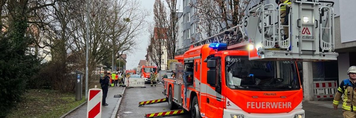 FW Stuttgart: Brand im Keller eines Mehrfamilienhauses in Stuttgart-Degerloch