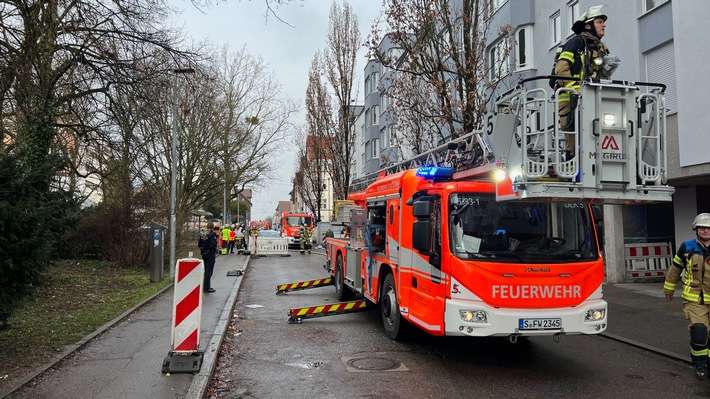 FW Stuttgart: Brand im Keller eines Mehrfamilienhauses in Stuttgart-Degerloch