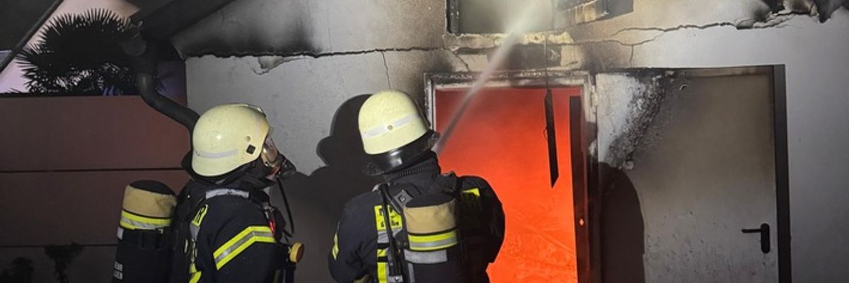 FW-LEV: Brand eines Anbaus Ratherkämp