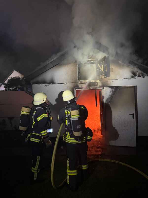 FW-LEV: Brand eines Anbaus Ratherkämp