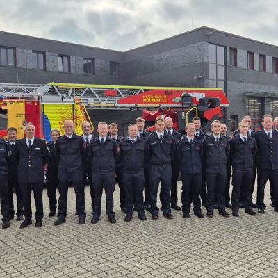 FW-AR: Feuerwehr Arnsberg: Zwei neue Brandmeister verstärken das Team der Hauptwachen