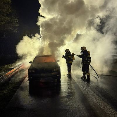 FW-EN: PKW-Brand auf Autobahn
