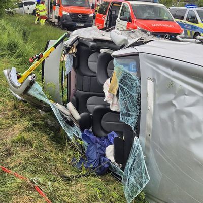 FW Xanten: Feuerwehr Xanten bei zwei Verkehrsunfällen im Einsatz
