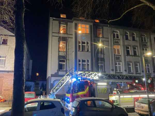FW-DO: Feuer in Dortmunder Nordstadt / Schwerer Wohnungsbrand in einem Mehrfamilienhaus