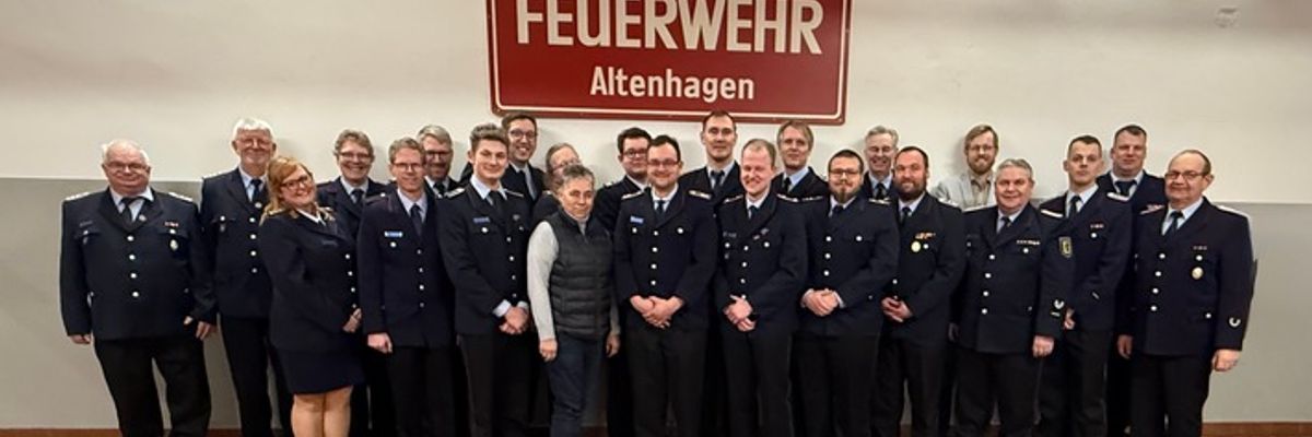 FW Celle: Jahreshauptversammlung der Ortsfeuerwehr Altenhagen - Neue Wehrführung gewählt