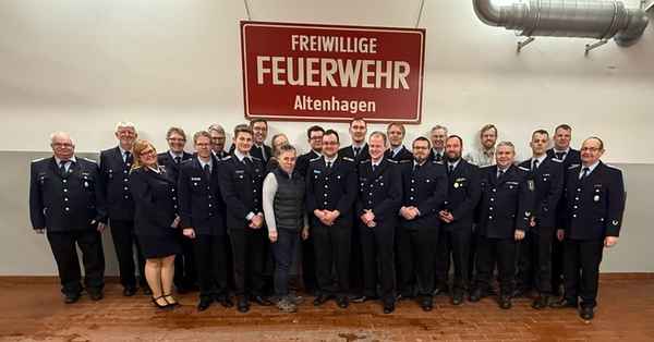 FW Celle: Jahreshauptversammlung der Ortsfeuerwehr Altenhagen - Neue Wehrführung gewählt