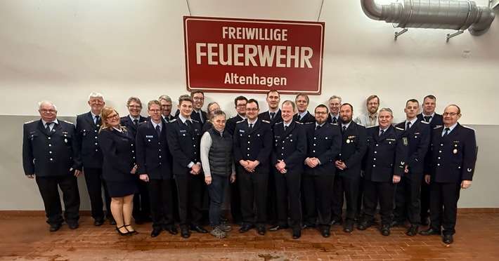 FW Celle: Jahreshauptversammlung der Ortsfeuerwehr Altenhagen - Neue Wehrführung gewählt