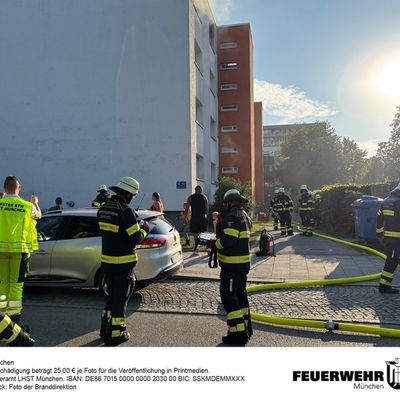 FW-M: Mehrere Brände im Stadtgebiet fordern die Münchner Feuerwehr