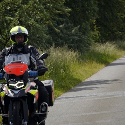 FW Lüchow-Dannenberg: 3. Zug der Kreisfeuerwehrbereitschaft übt Waldbrandszenario im Raum Müggenburg/Grabow +++ rund 30 Einsatzkräfte im Einsatz +++ zum ersten Mal Krad-Melder beteiligt