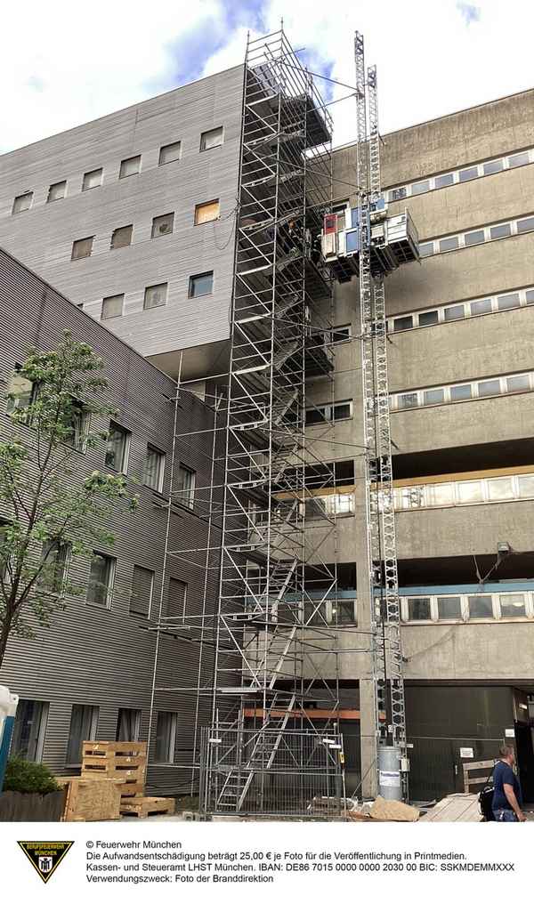 FW-M: Brand auf Baustelle am Klinikum Großhadern (Großhadern)