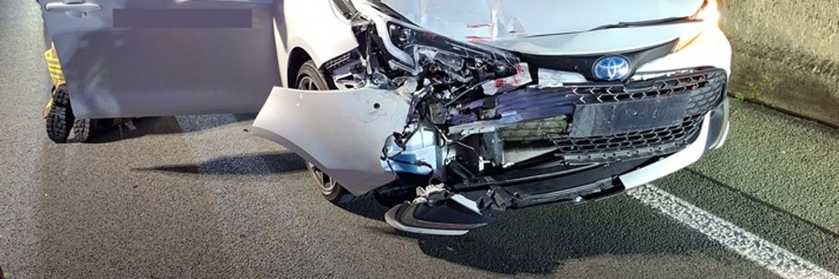 FW-Greven: Zwei verletzte Personen nach Unfall auf BAB 1.