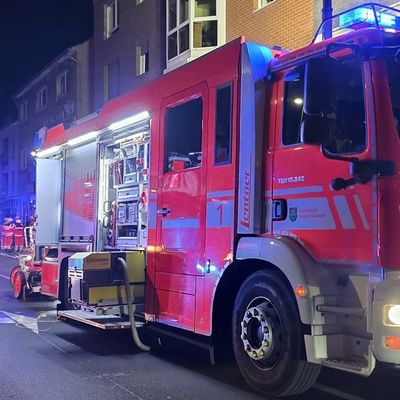 FW-GL: Rauchentwicklung in Treppenhaus sorgt für Einsatz von Feuerwehr und Polizei - Gemeinsame Pressemitteilung
