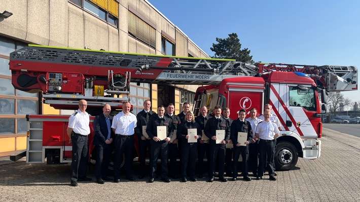 FW Moers: Neue Nachwuchskräfte für die Feuerwache Moers / Weitere Ausbildungsangebote folgen