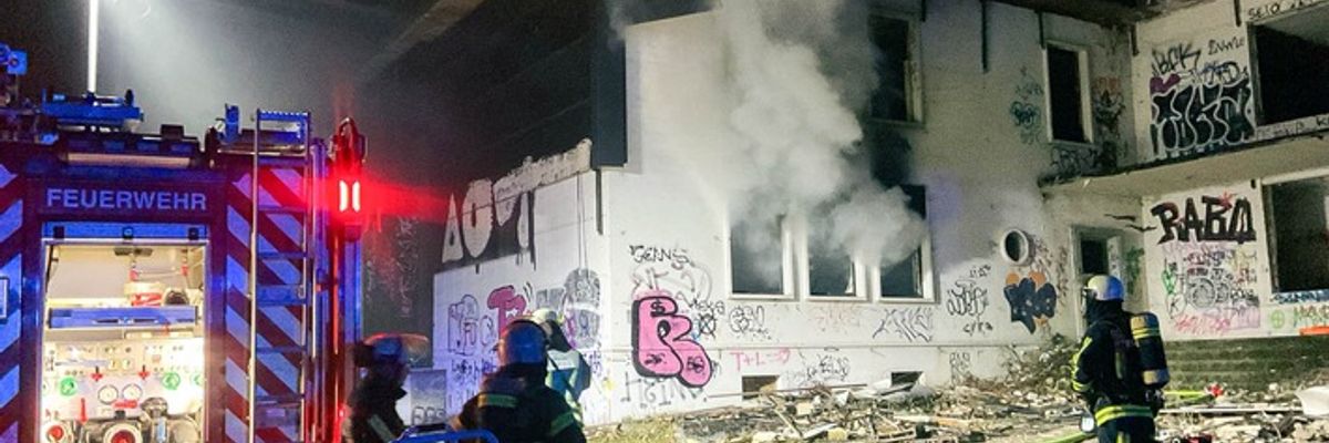 FW-BO: Rauchentwicklung in leerstehendem Gebäude - Feuerwehr verhindert Brandausbreitung