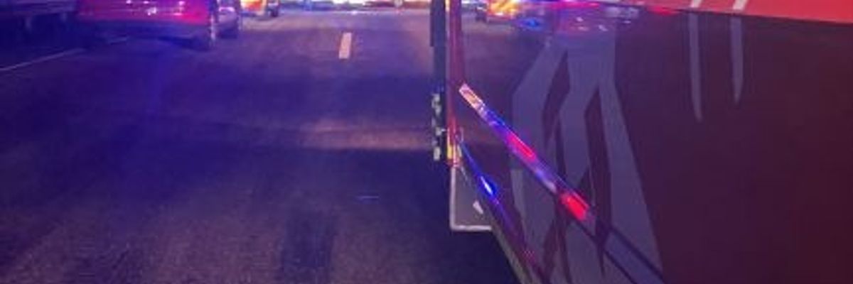 FW-OB: Verkehrsunfall auf der A42: Drei Verletzte Personen