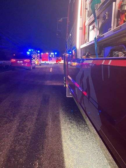 FW-OB: Verkehrsunfall auf der A42: Drei Verletzte Personen