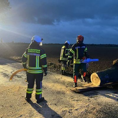 FW-KLE: Herbststurm sorgt für mehrere Feuerwehreinsätze in Bedburg-Hau