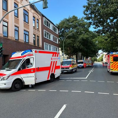 FW Bremerhaven: Feuer in Mehrfamilienhaus, Kellerbrand
