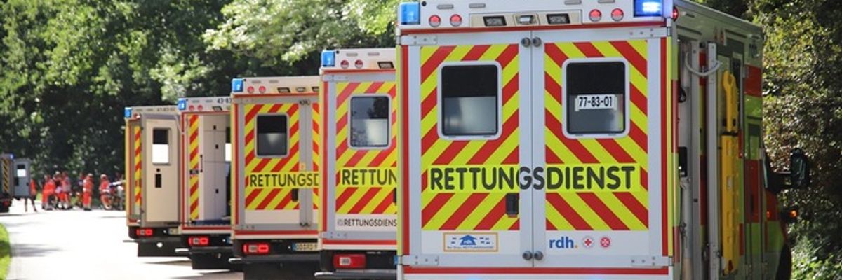 FW-SE: Schwerer Verkehrsunfall mit 12 Verletzten