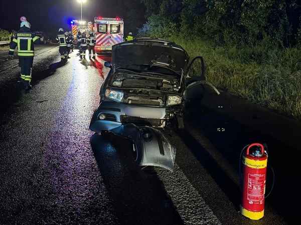 FW-EN: Schwerer Verkehrsunfall auf der BAB 43 & Umweltschutzeinsatz durch Hydraulikproblem an Schwertransporter