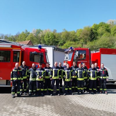 FW Beverungen: Maschinisten-Lehrgang erfolgreich abgeschlossen / Praxisprüfung mit anspruchsvoller Wasserförderung